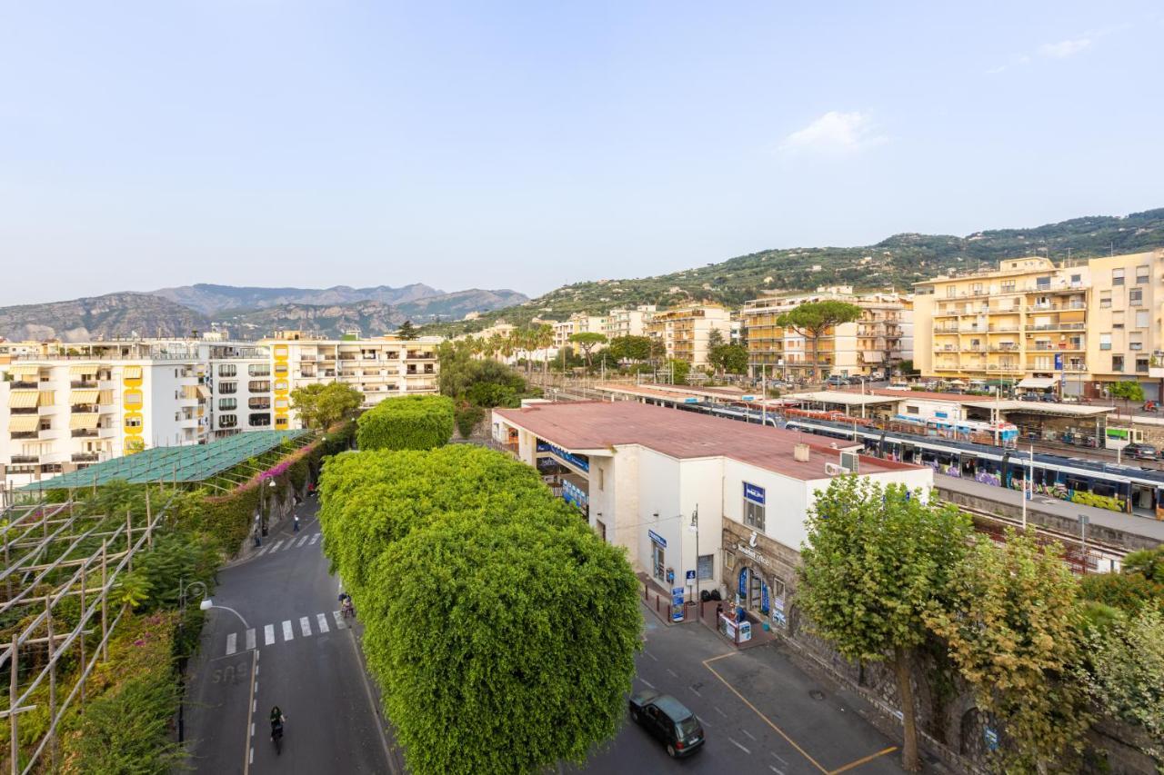 Sorrentovibes - Family Home With Terrace & Amazing View In Sorrento Center Экстерьер фото